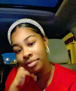 Meet your Posher, Demi